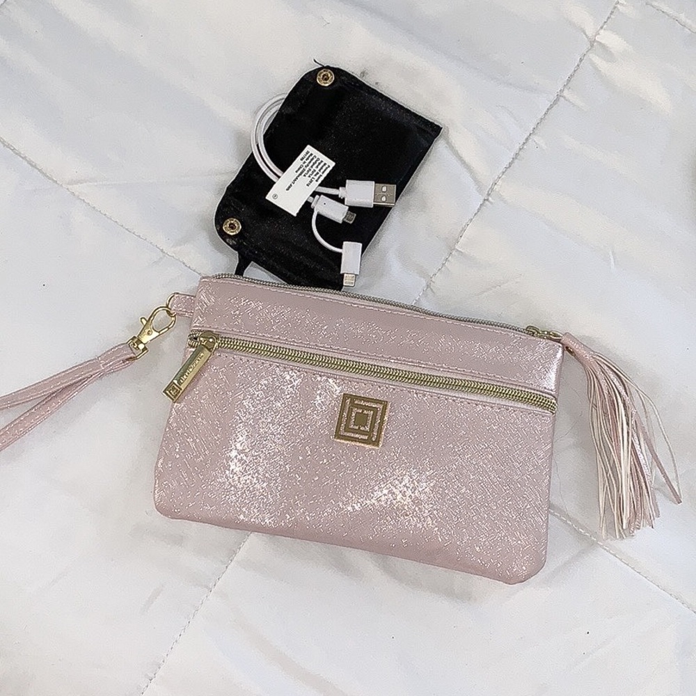 SOLD-Hand purse w/ charger